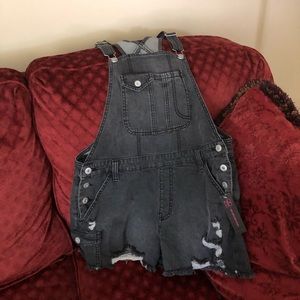 Shorts Overalls.